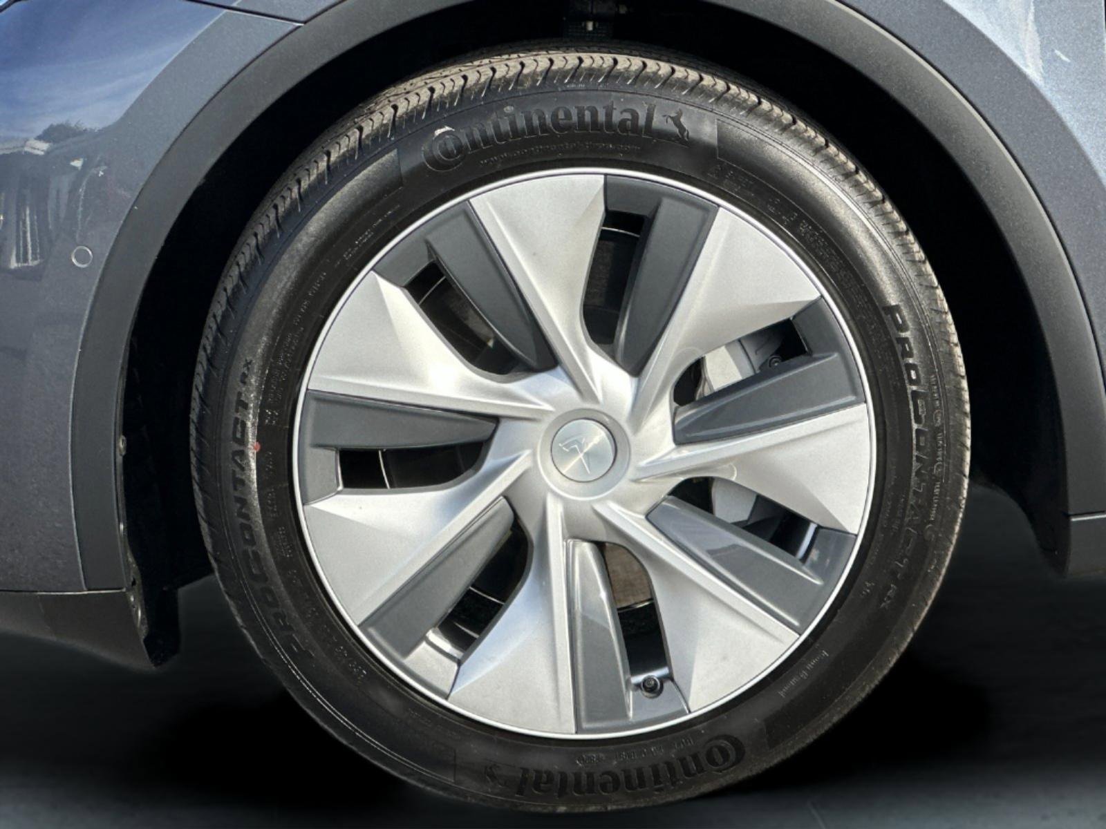 Used 2021 Tesla Model Y Long Range image 24