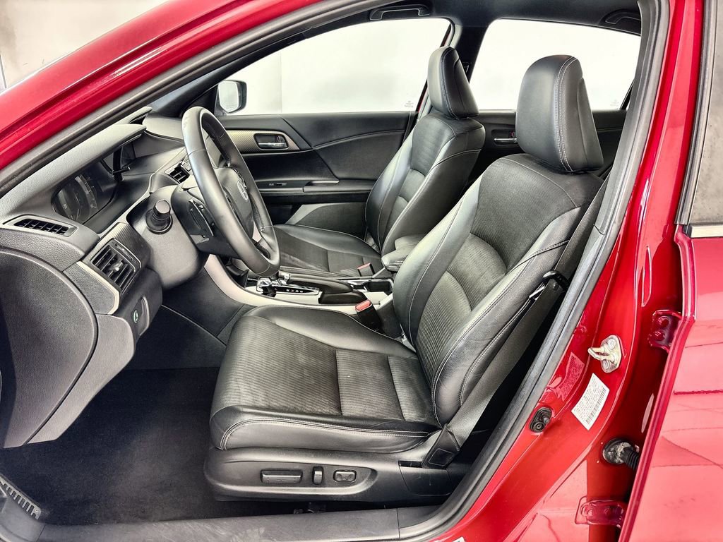 Used 2016 Honda Accord Sport image 13