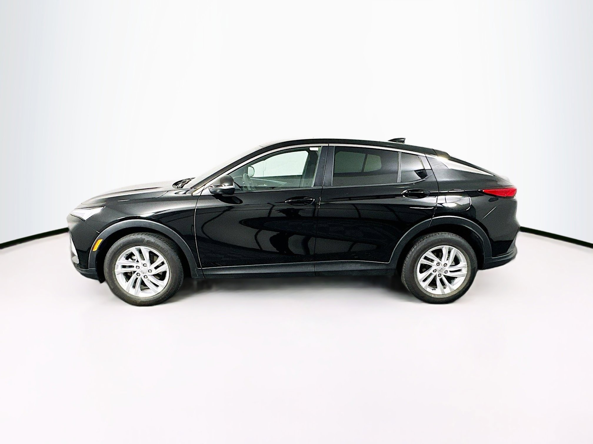 Used 2025 Buick Envista Preferred image 4