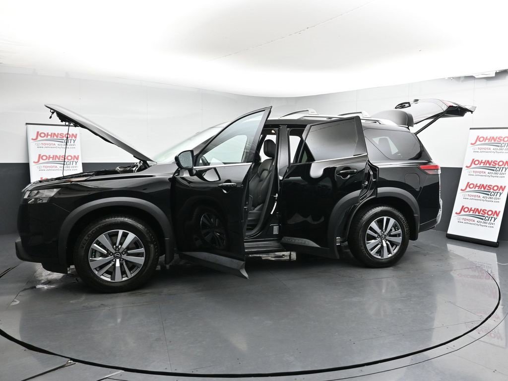 Used 2023 Nissan Pathfinder SL image 38