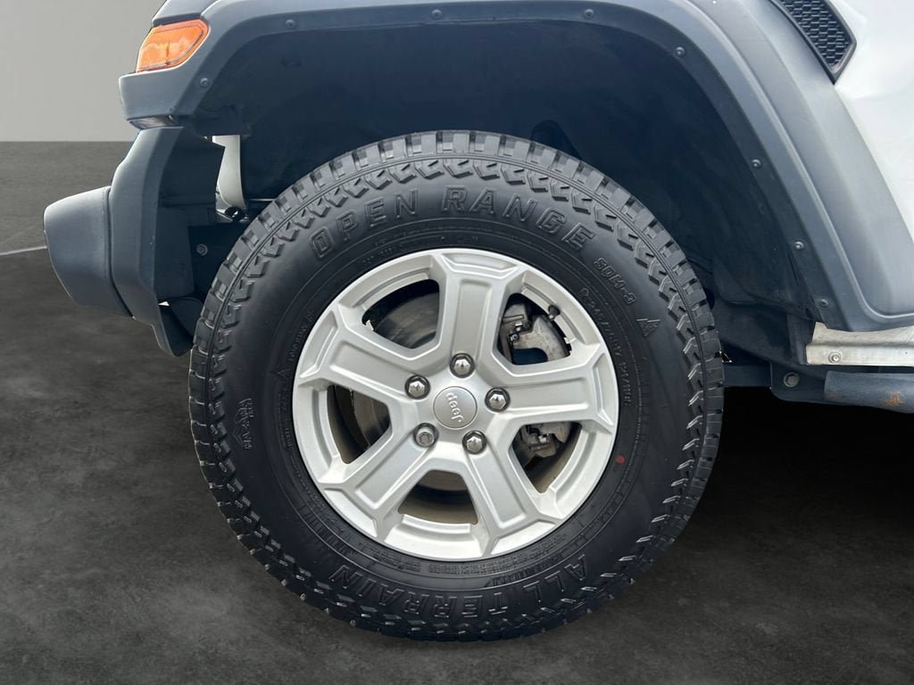 Used 2018 Jeep Wrangler Sport AWD/4WD image 4