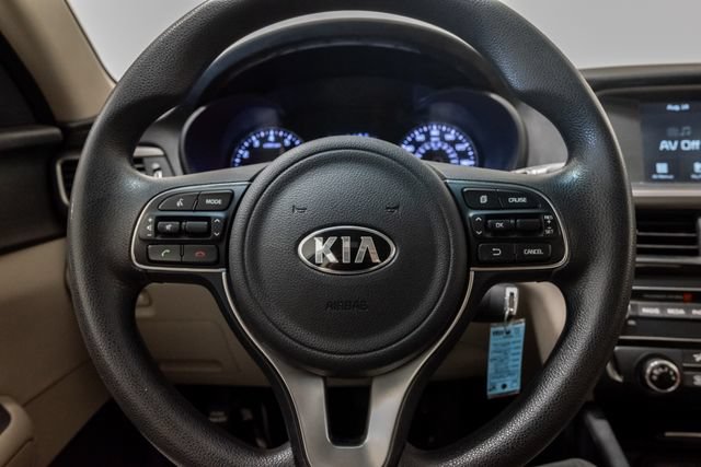 Used 2018 Kia Optima LX w/ 17" Alloy Wheels Package FWD image 12