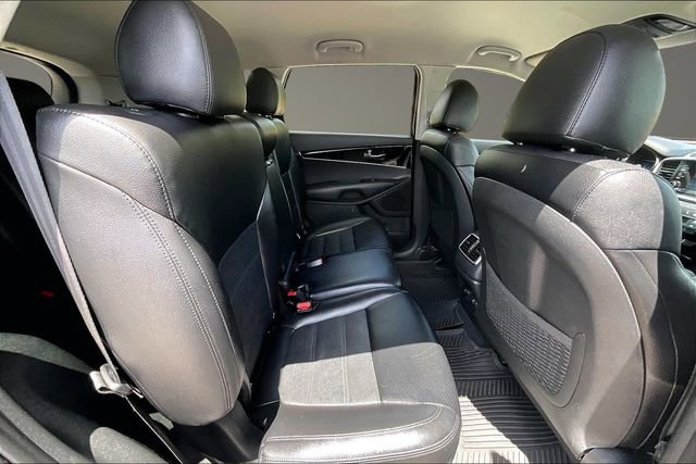 Used 2020 Kia Sorento S FWD image 25