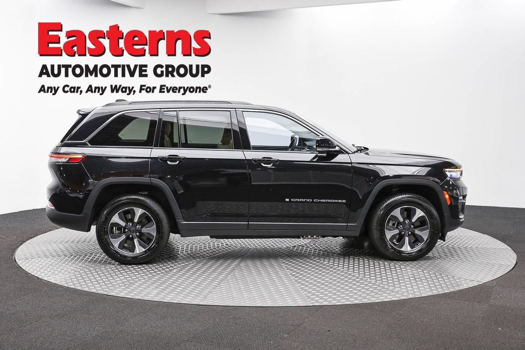 Used 2024 Jeep Grand Cherokee Limited 4xe AWD/4WD image 4