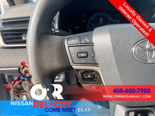 Used 2025 Toyota Camry LE FWD image 19