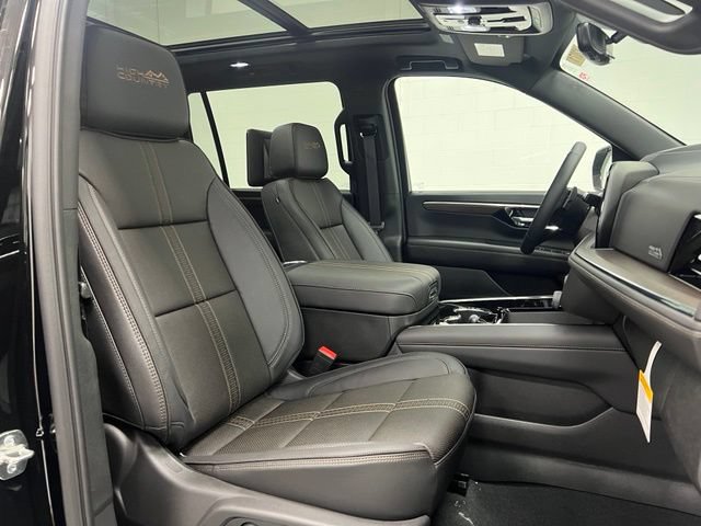 New 2026 Chevrolet Suburban High Country AWD/4WD image 24