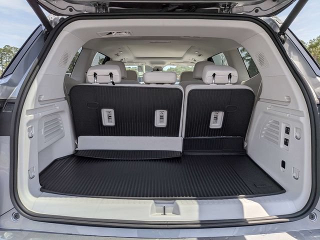 New 2026 Buick Enclave Avenir w/ Super Cruise Package FWD image 12