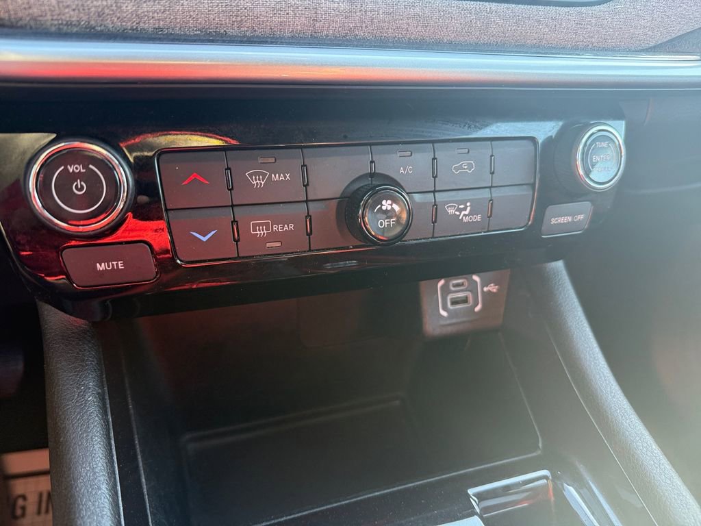 Certified 2024 Jeep Compass Latitude image 27