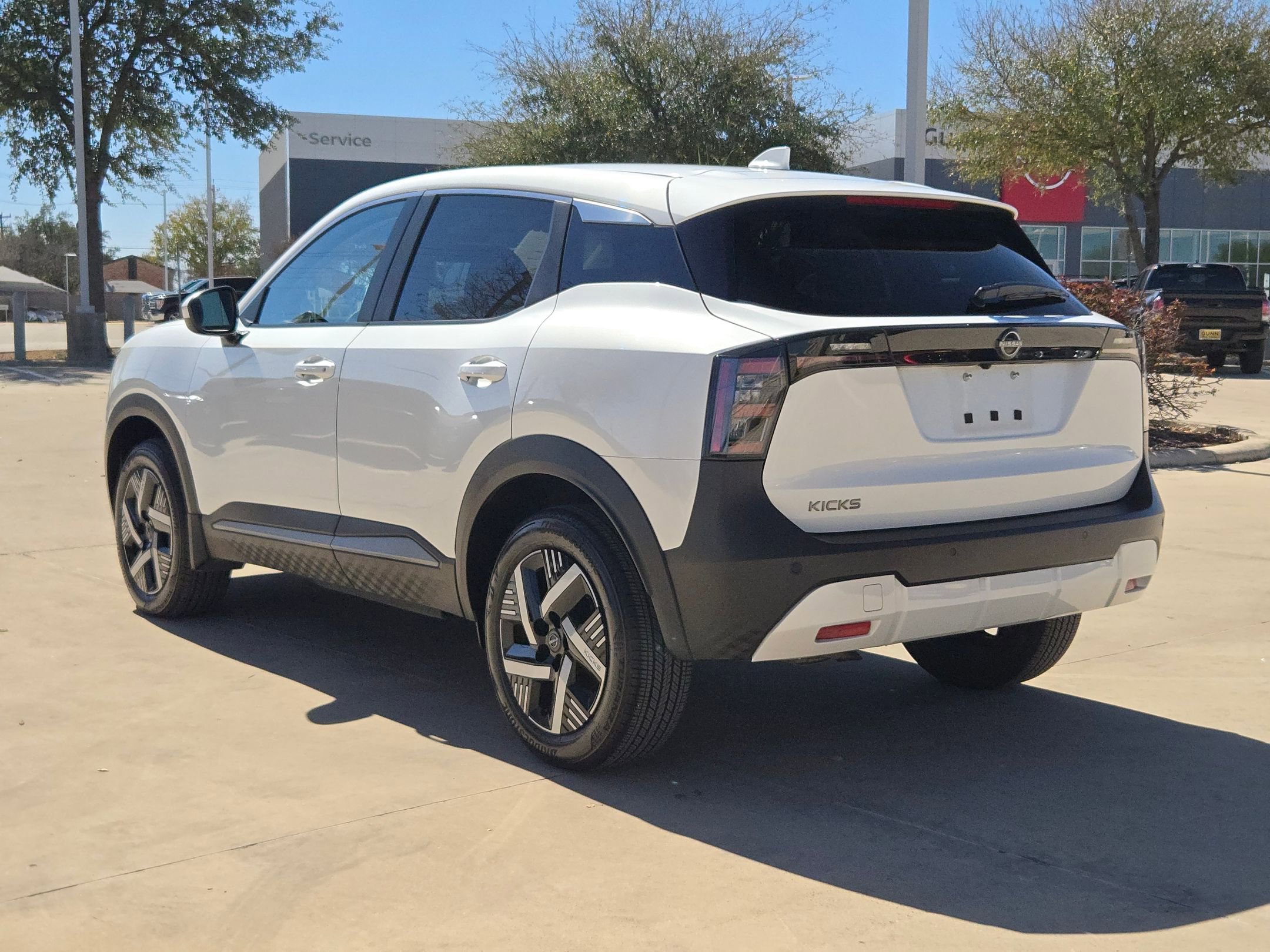 Certified 2025 Nissan Kicks SV w/ Interior Electronics Package image 5