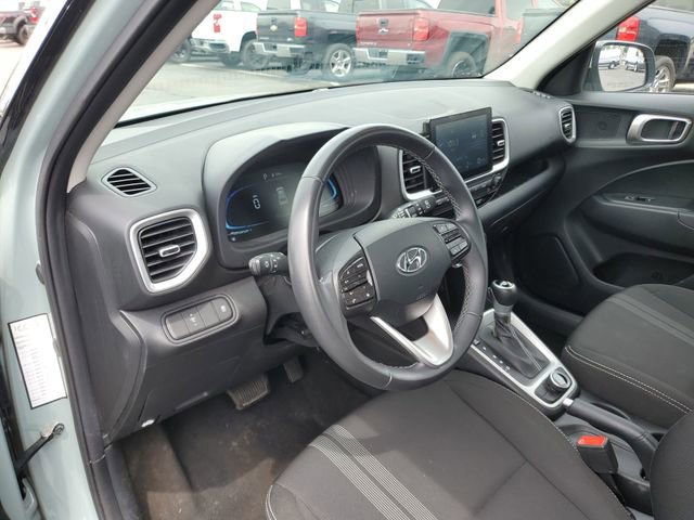 Used 2025 Hyundai Venue SEL FWD image 10