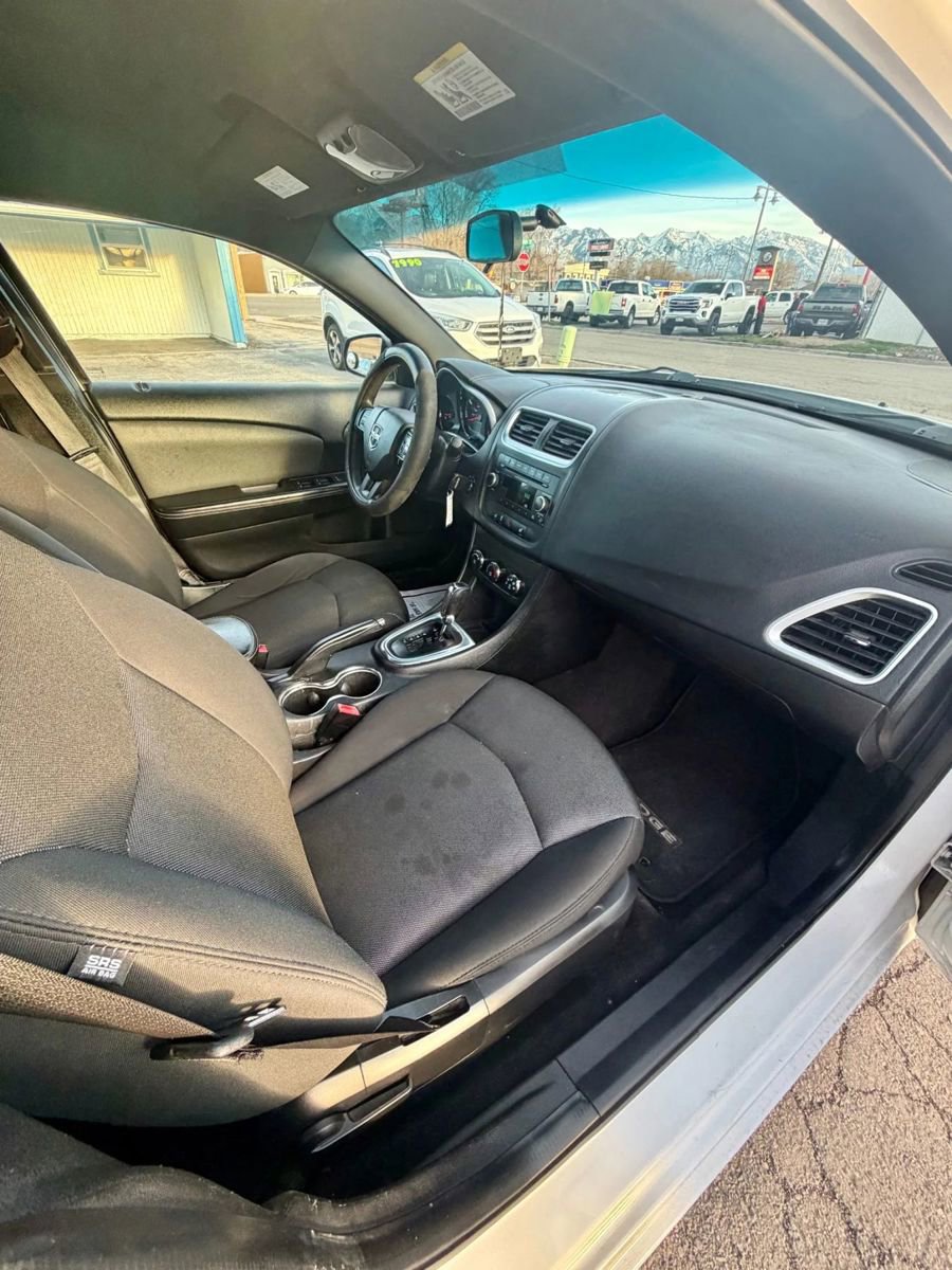 Used 2012 Dodge Avenger SE image 12