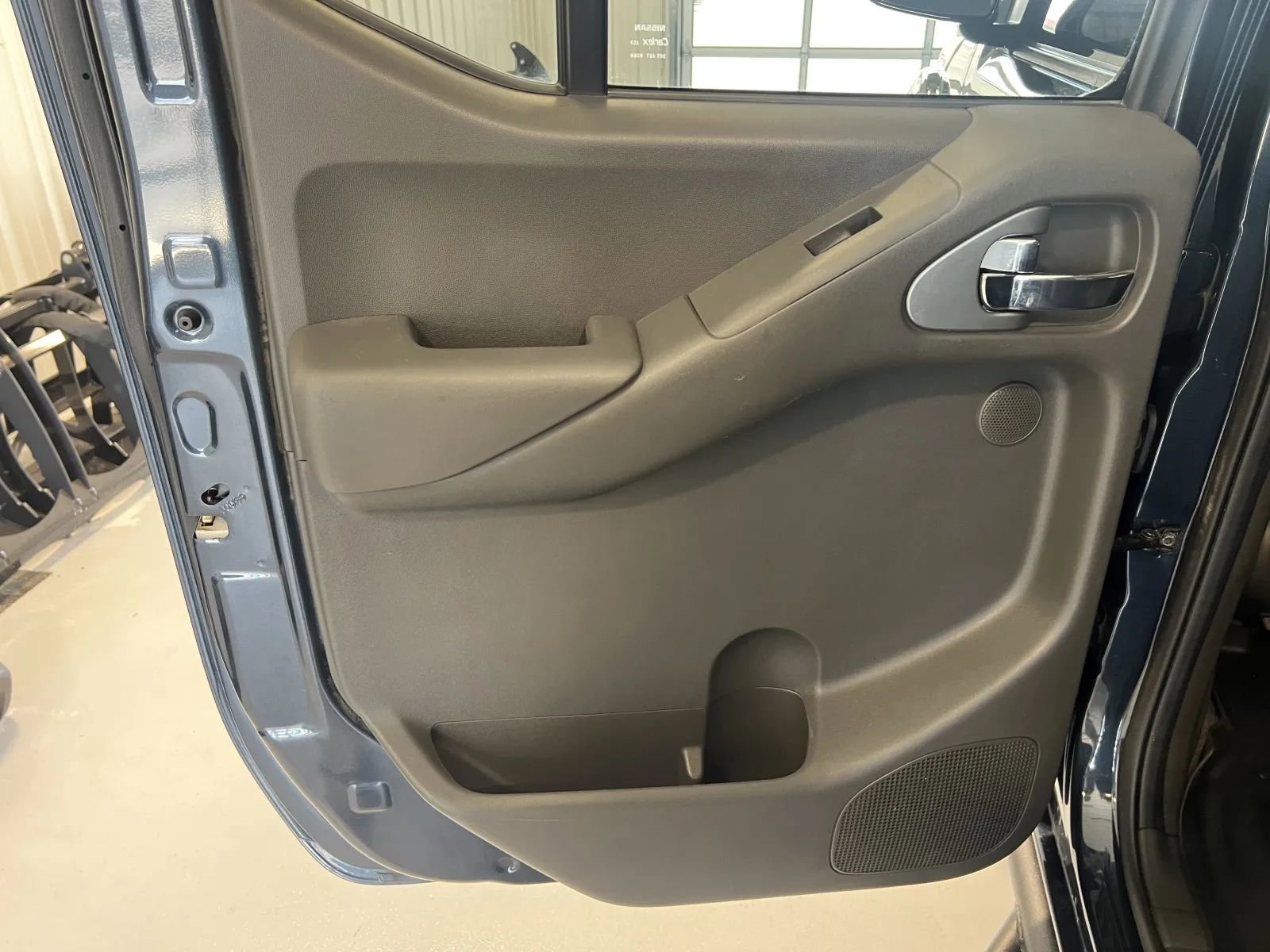 Used 2021 Nissan Frontier PRO-4X w/ Pro-4x Utility Package AWD/4WD image 14