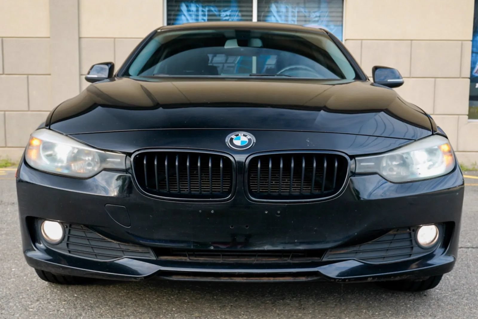 Used 2014 BMW 320i xDrive Sedan AWD/4WD image 2