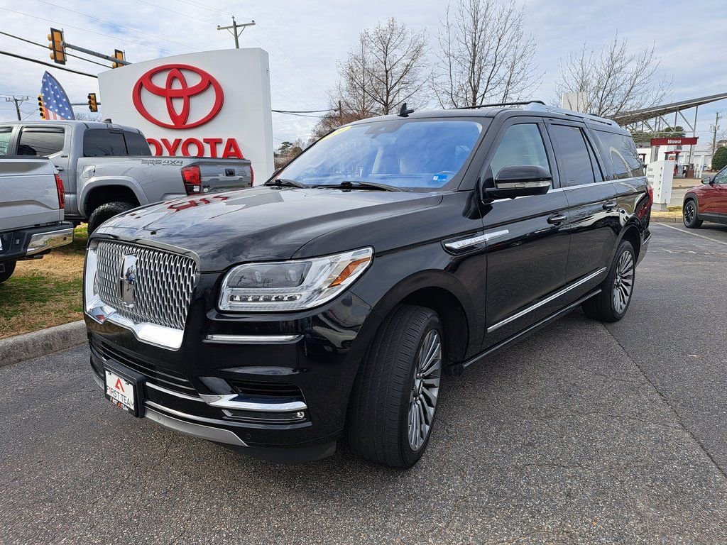 Used 2020 Lincoln Navigator L Reserve w/ Luxury Package image 2