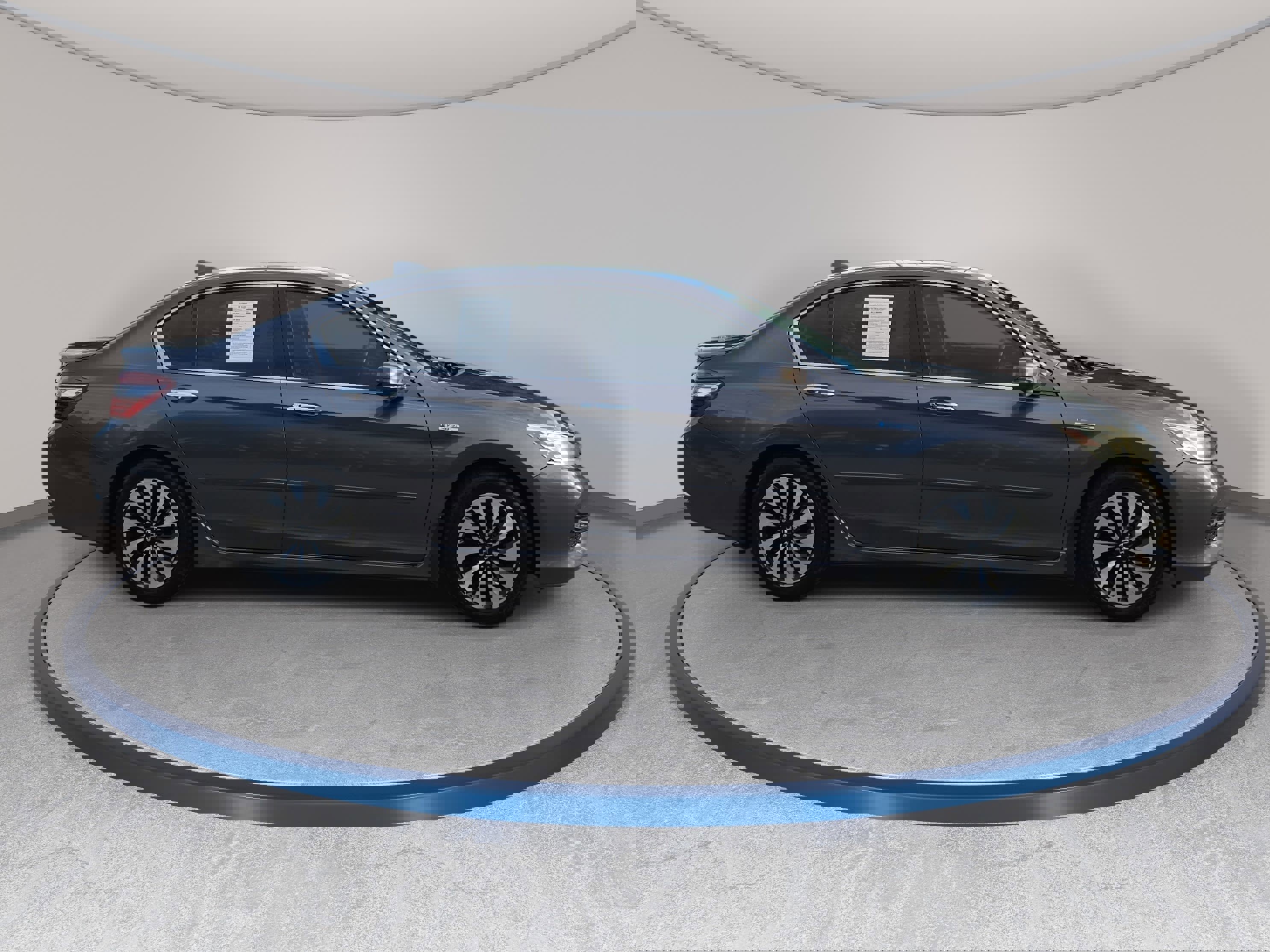 Used 2017 Honda Accord Touring image 4