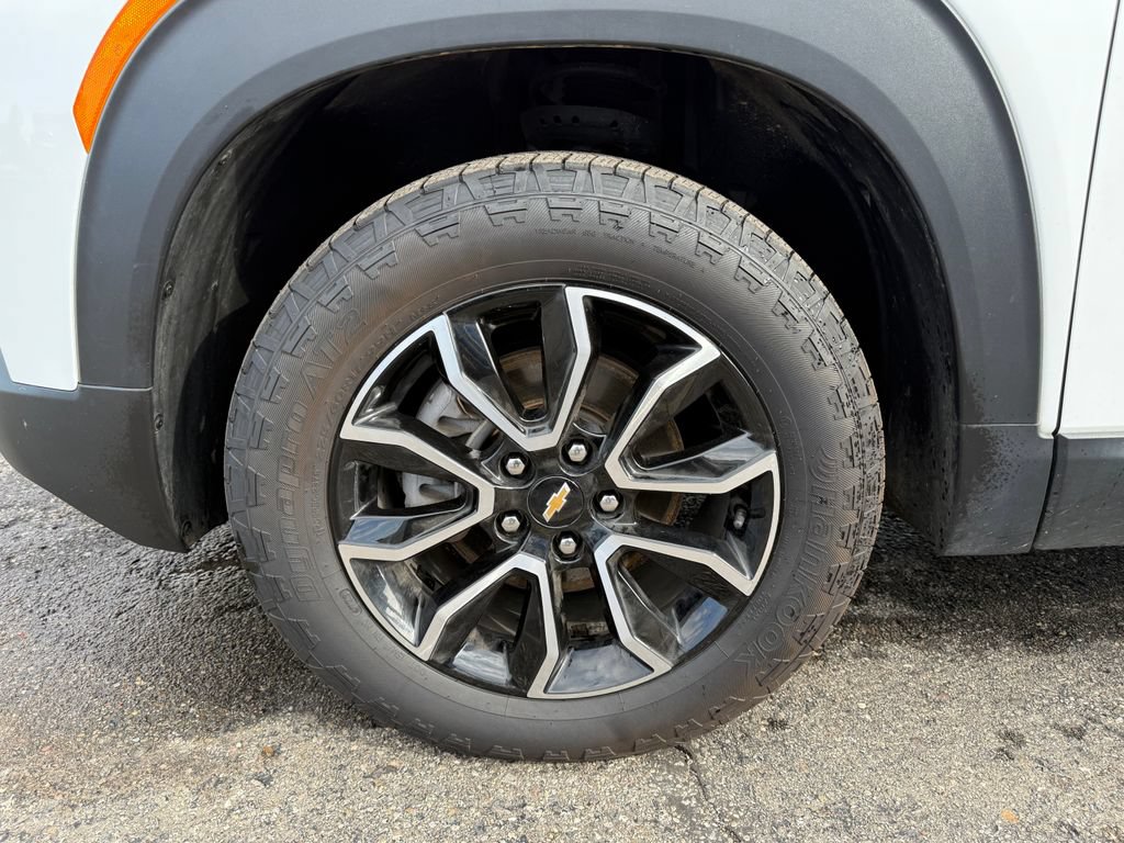 Used 2023 Chevrolet TrailBlazer ACTIV w/ Convenience Package AWD/4WD image 11