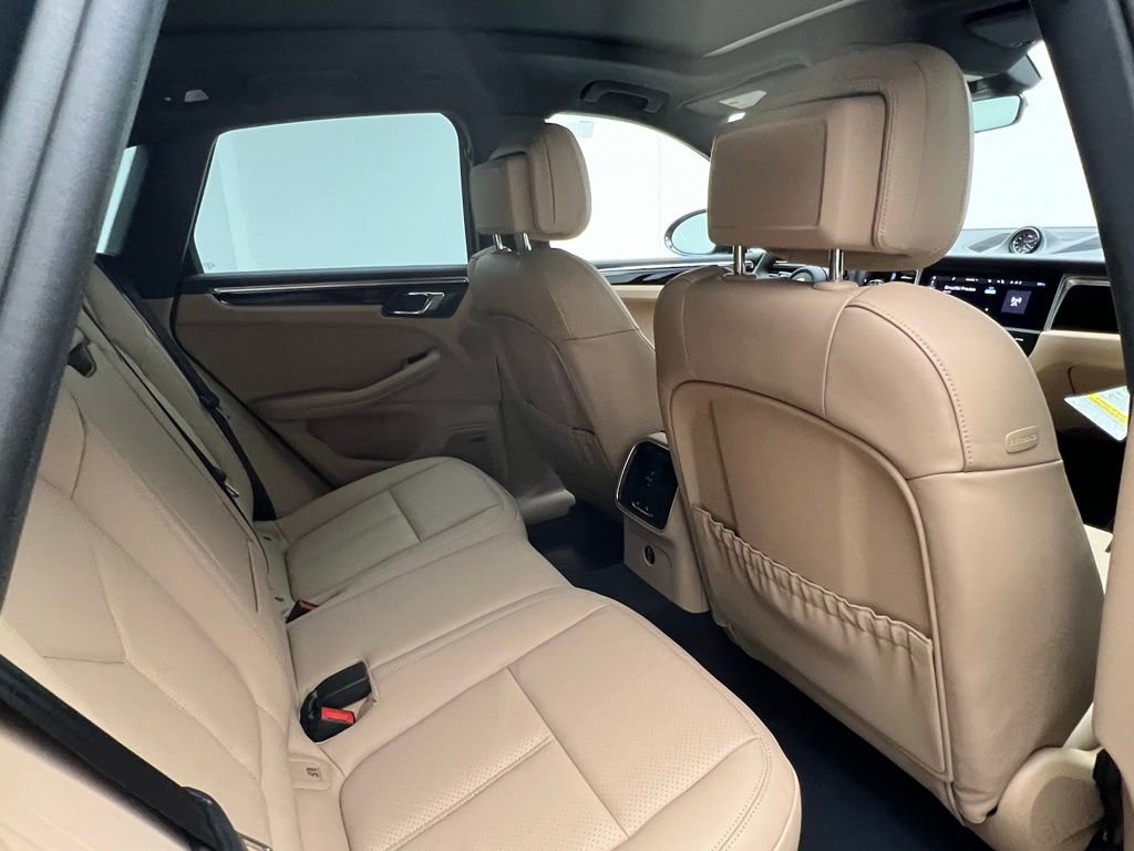 New 2026 Porsche Macan image 16
