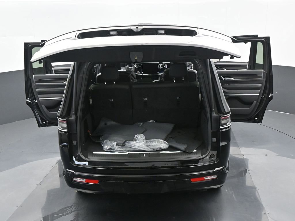 Used 2024 Jeep Grand Wagoneer Series II w/ Quick Order Packagew 28T image 77