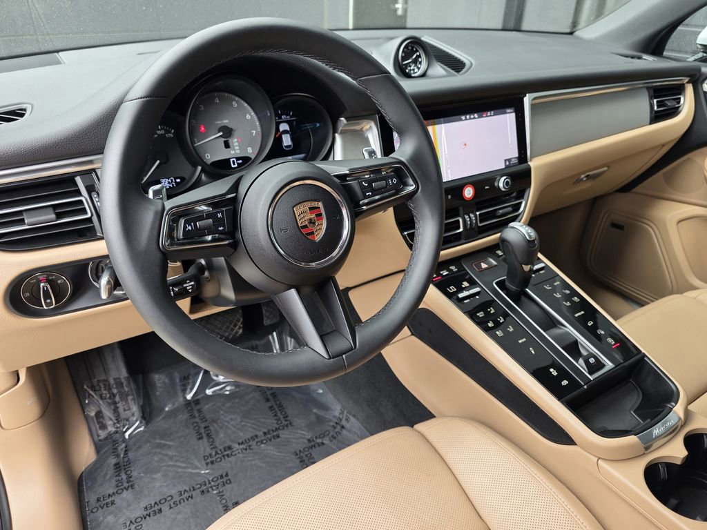 Used 2025 Porsche Macan S image 4