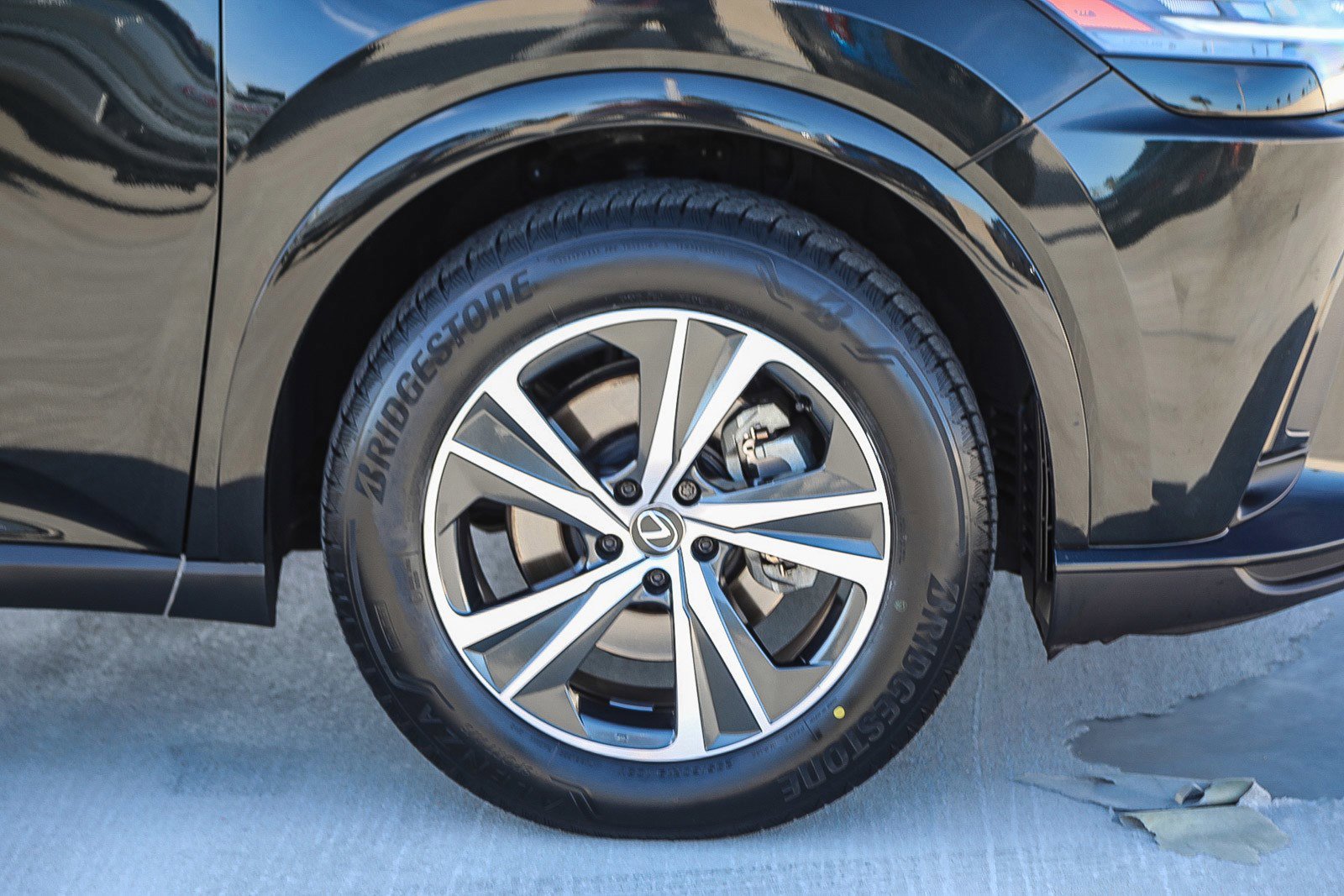 Used 2024 Lexus RX 350 Premium w/ Accessory Package (Z1) image 10