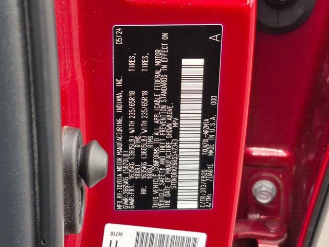 Used 2024 Toyota Highlander XLE image 25