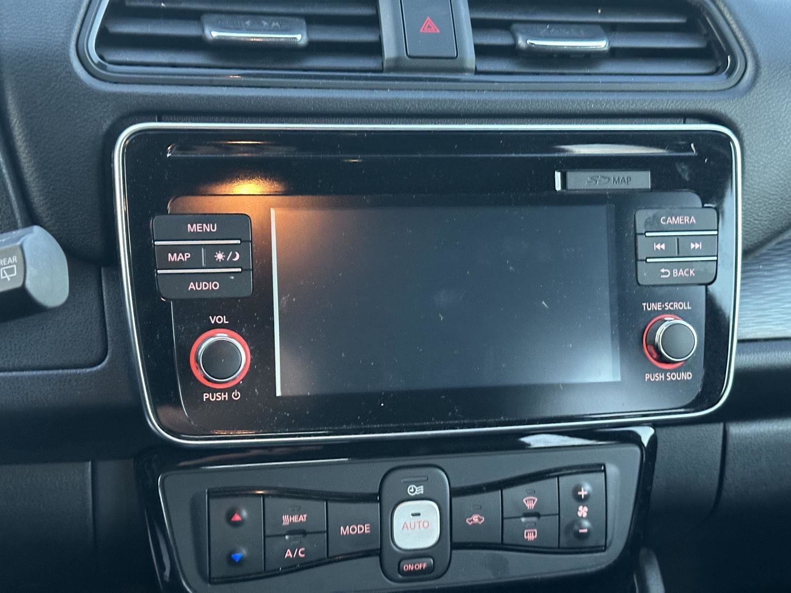 Used 2019 Nissan Leaf SL w/ SL Technology Package image 11