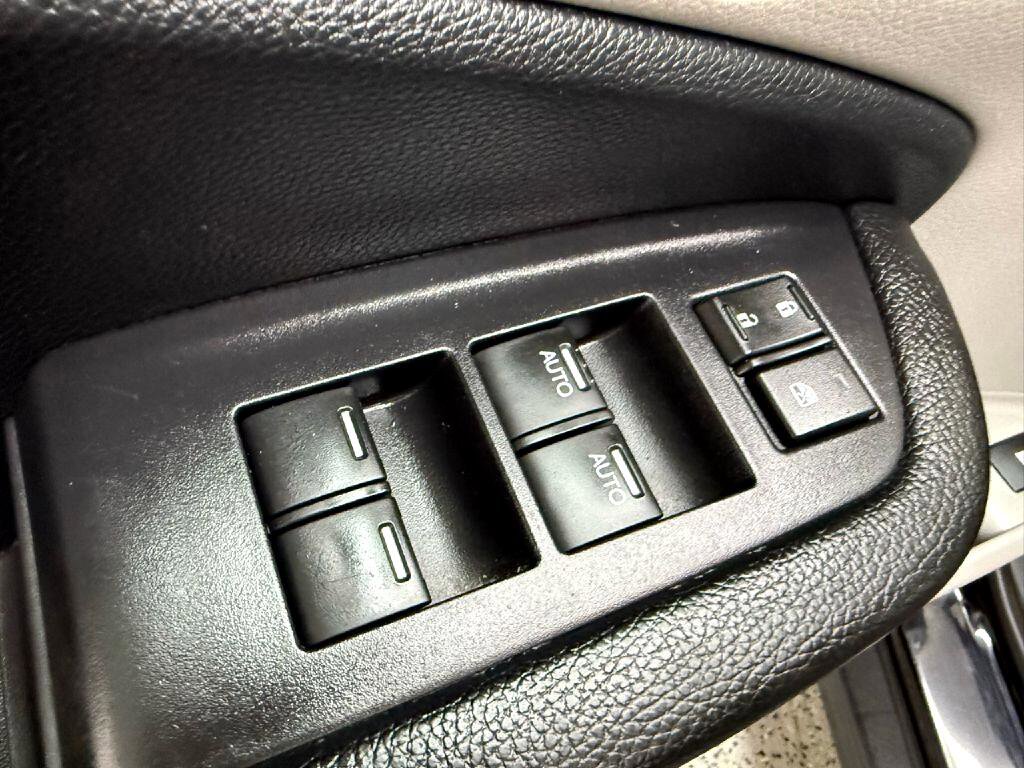 Used 2018 Honda Pilot EX image 11