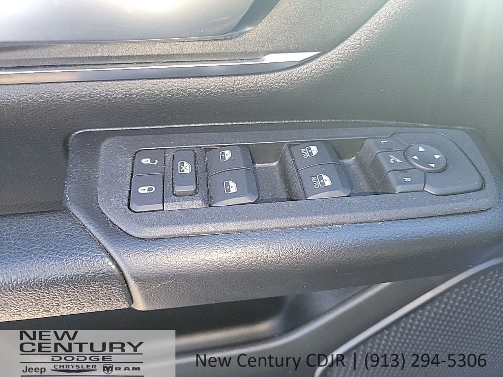 Used 2025 RAM 1500 Big Horn AWD/4WD image 6