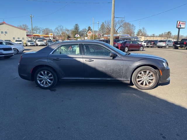 Used 2016 Chrysler 300 Limited w/ Driver Convenience Group image 3