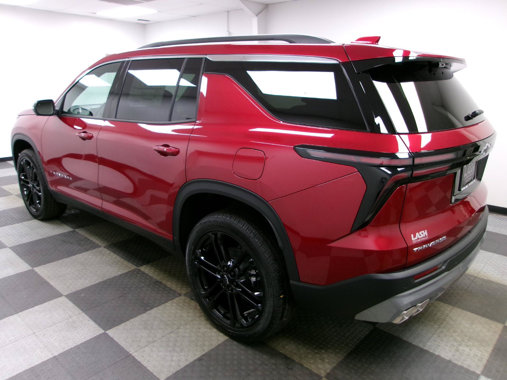 New 2027 Chevrolet Traverse LT w/ Driver Confidence Package FWD image 2