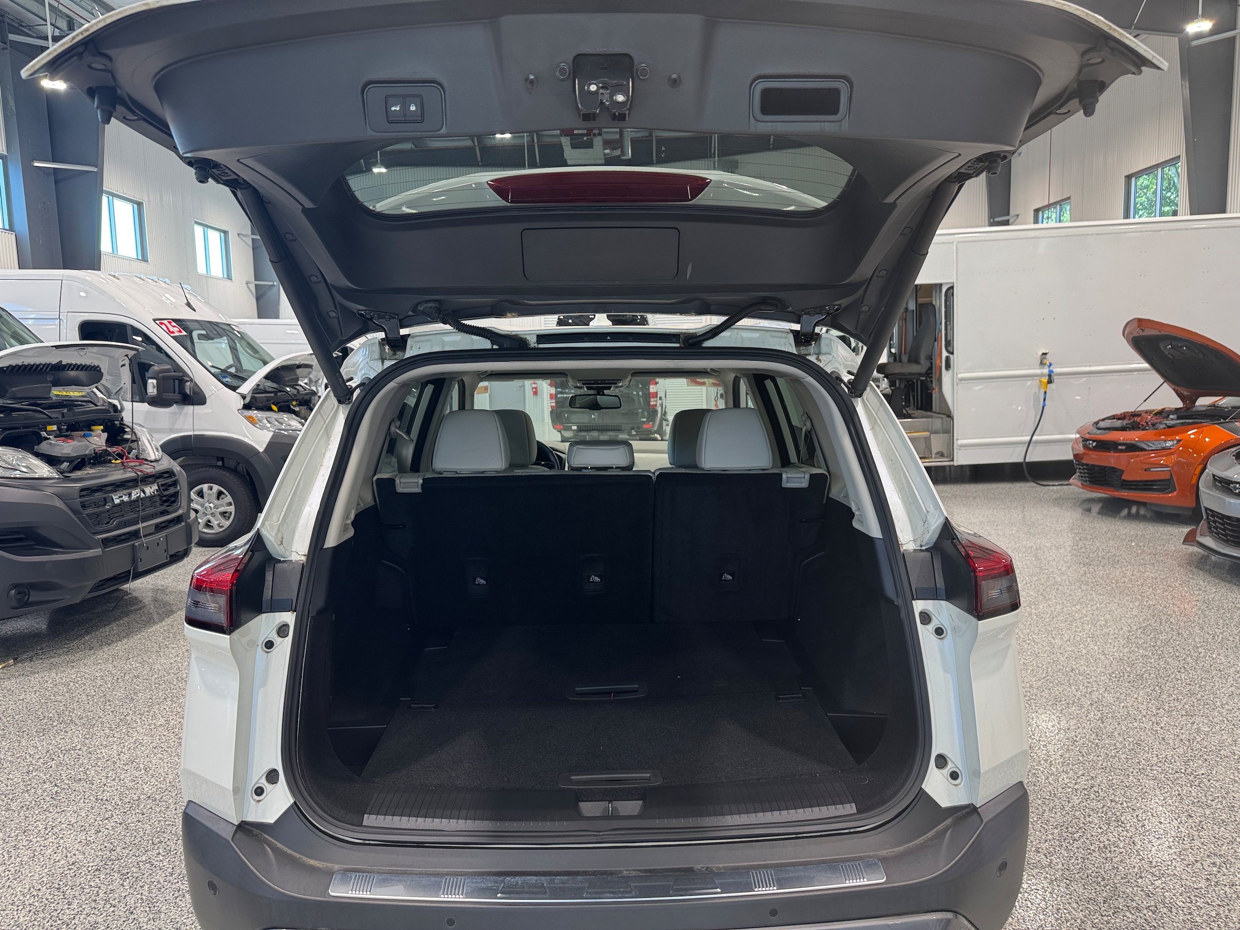 Used 2023 Nissan Rogue SL w/ SL Premium Package AWD/4WD image 8