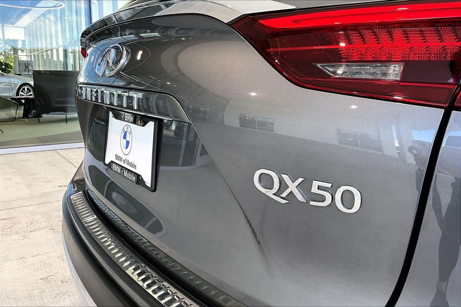 Used 2019 INFINITI QX50 Essential w/ Sensory Package FWD image 9