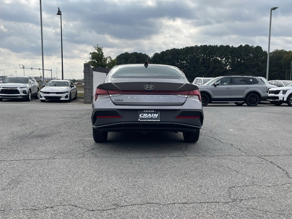 Used 2024 Hyundai Elantra SEL image 6