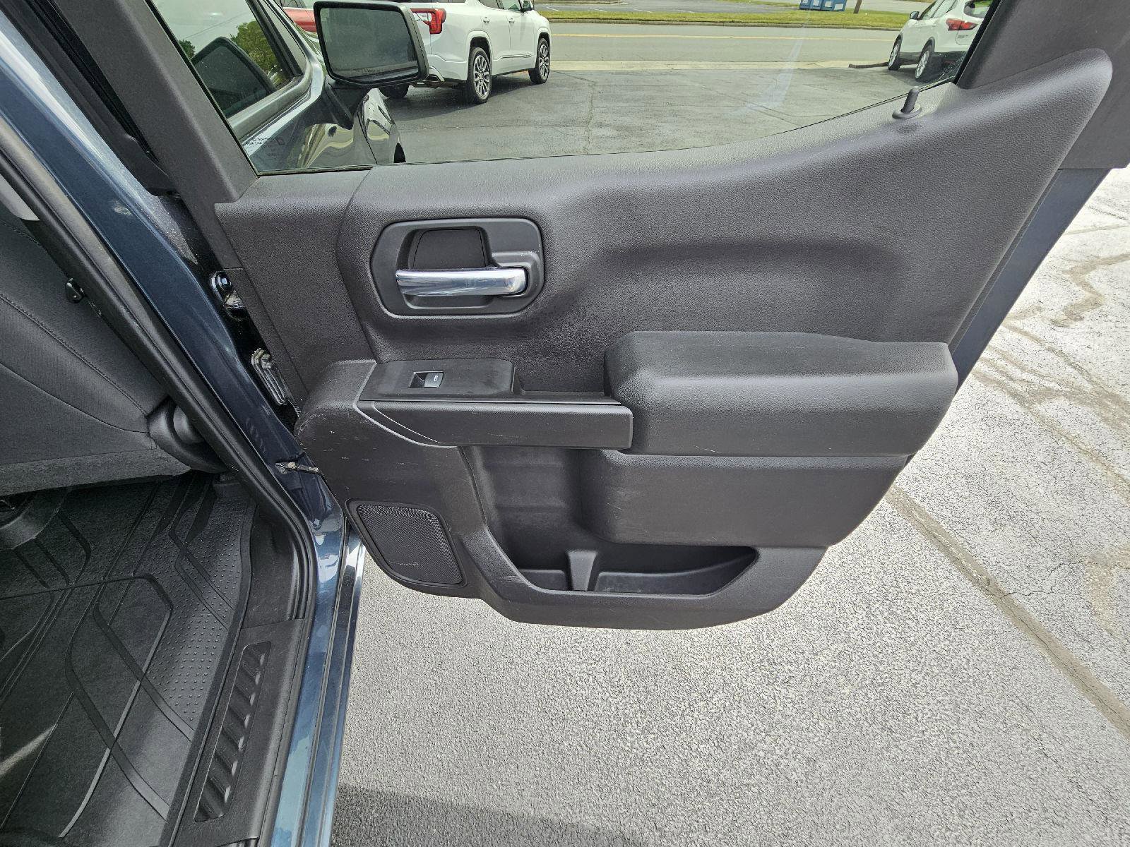 Used 2020 Chevrolet Silverado 1500 Custom Trail Boss w/ Custom Convenience Package image 20