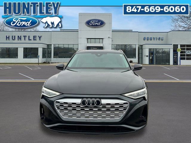 Used 2024 Audi Q8 e-tron Premium Plus w/ Premium Plus Package AWD/4WD image 3