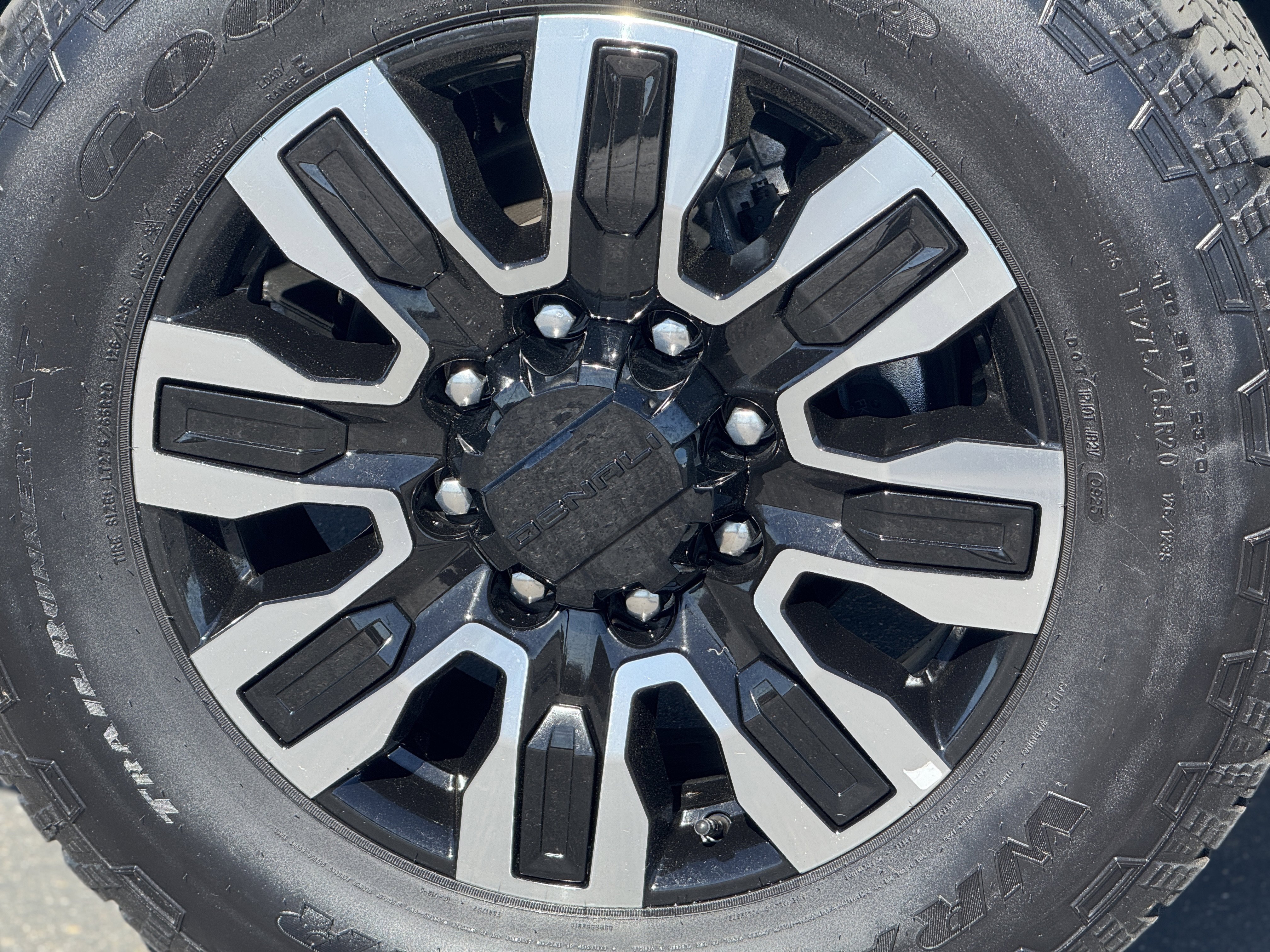 Used 2025 GMC Sierra 2500 Denali Ultimate w/ Max Trailering Package image 8