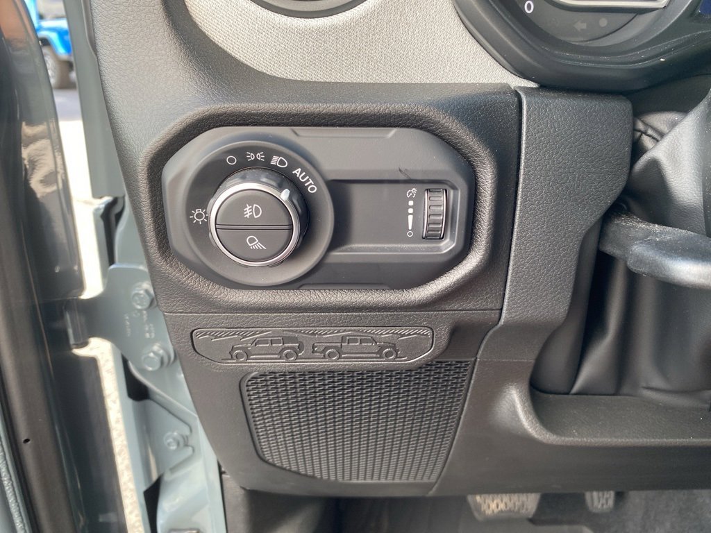 New 2025 Jeep Gladiator Sport image 20