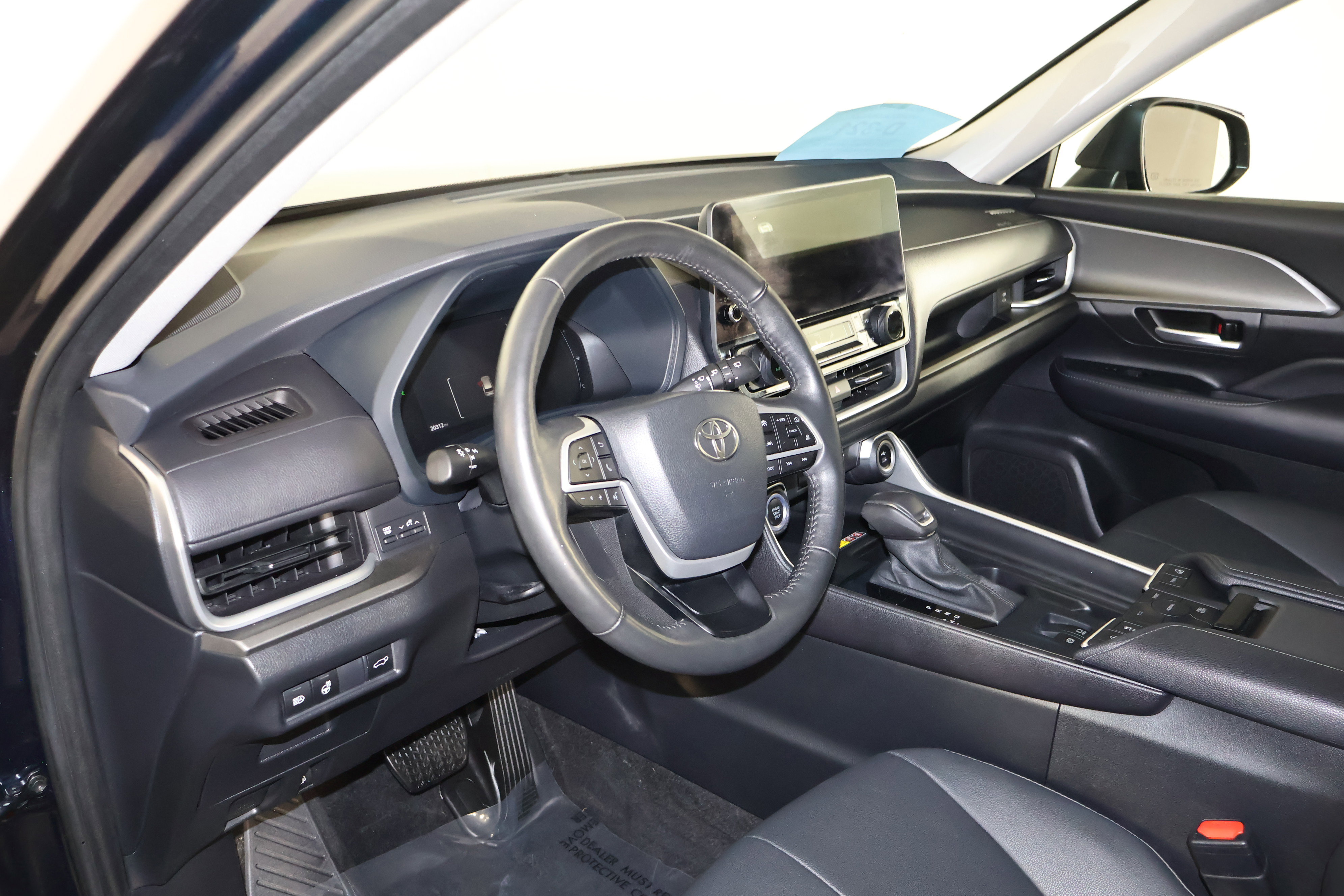 Used 2024 Toyota Grand Highlander XLE image 37