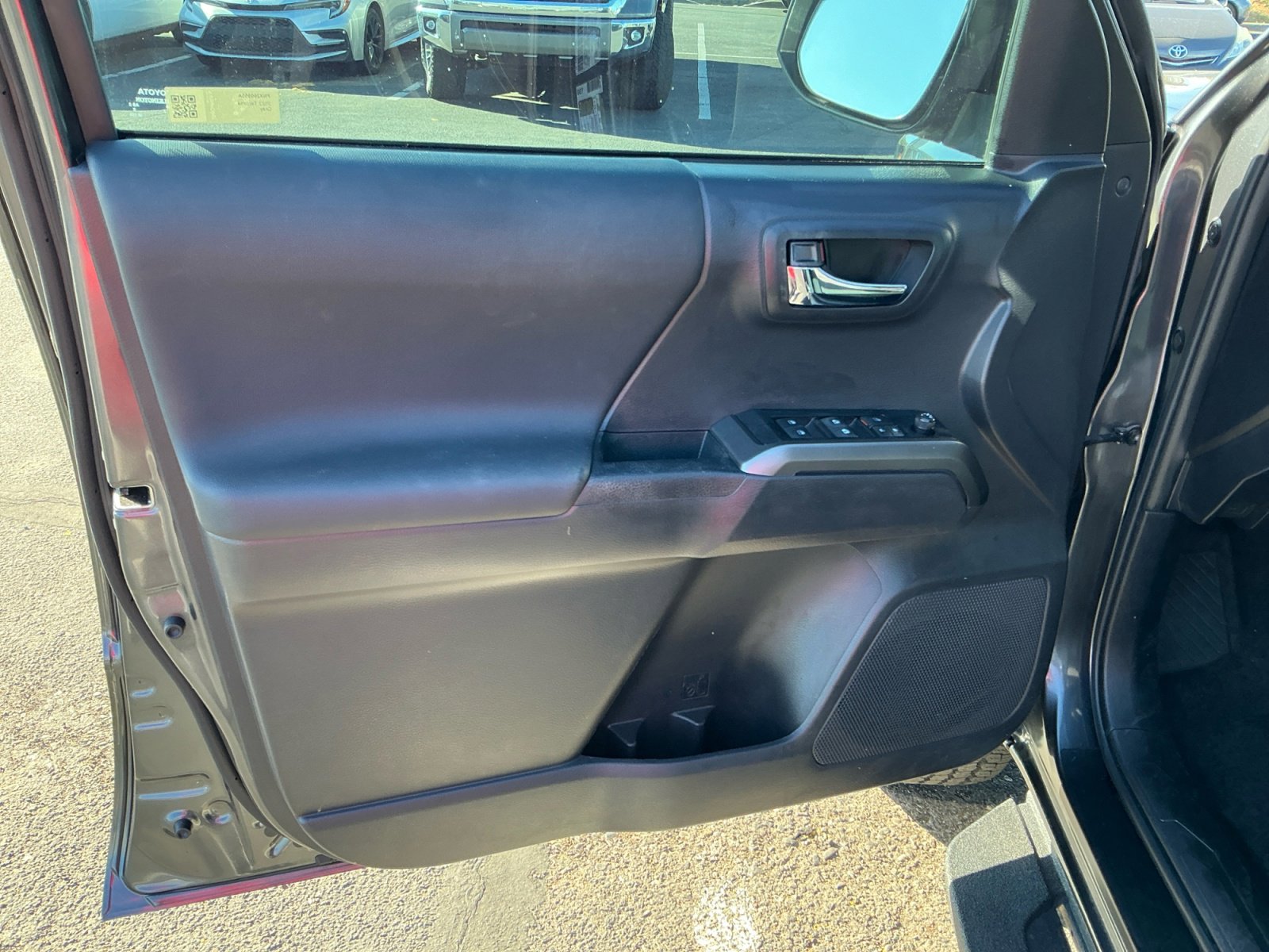 Used 2023 Toyota Tacoma TRD Off-Road image 13