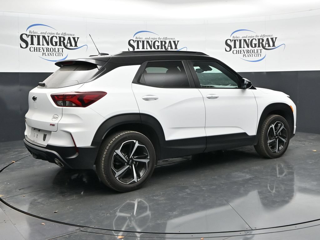 Used 2023 Chevrolet TrailBlazer RS w/ Convenience Package AWD/4WD image 7