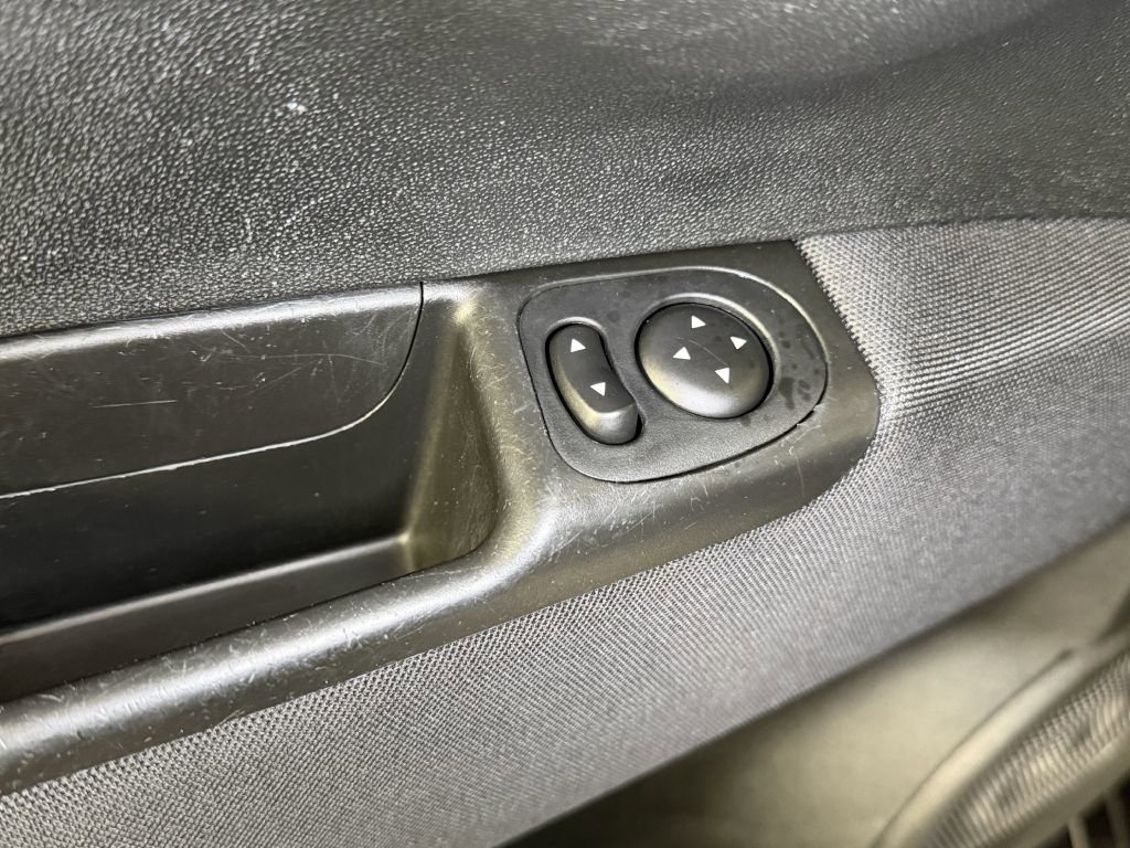 Used 2013 FIAT 500 Abarth w/ Comfort/Convenience Group image 34