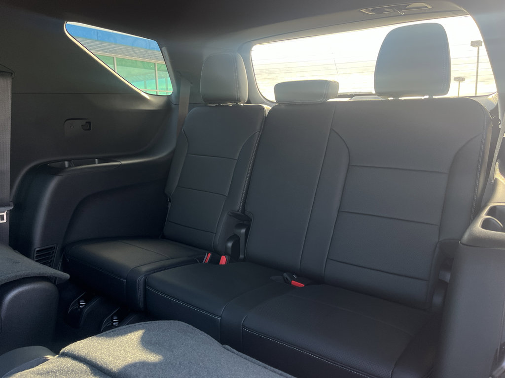 New 2026 Chevrolet Traverse LT image 12