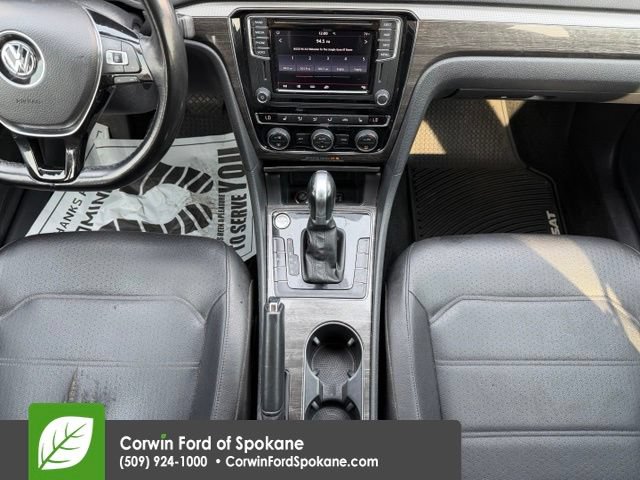 Used 2017 Volkswagen Passat 1.8T SE FWD image 27