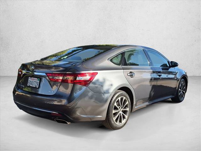 Used 2018 Toyota Avalon XLE FWD image 5