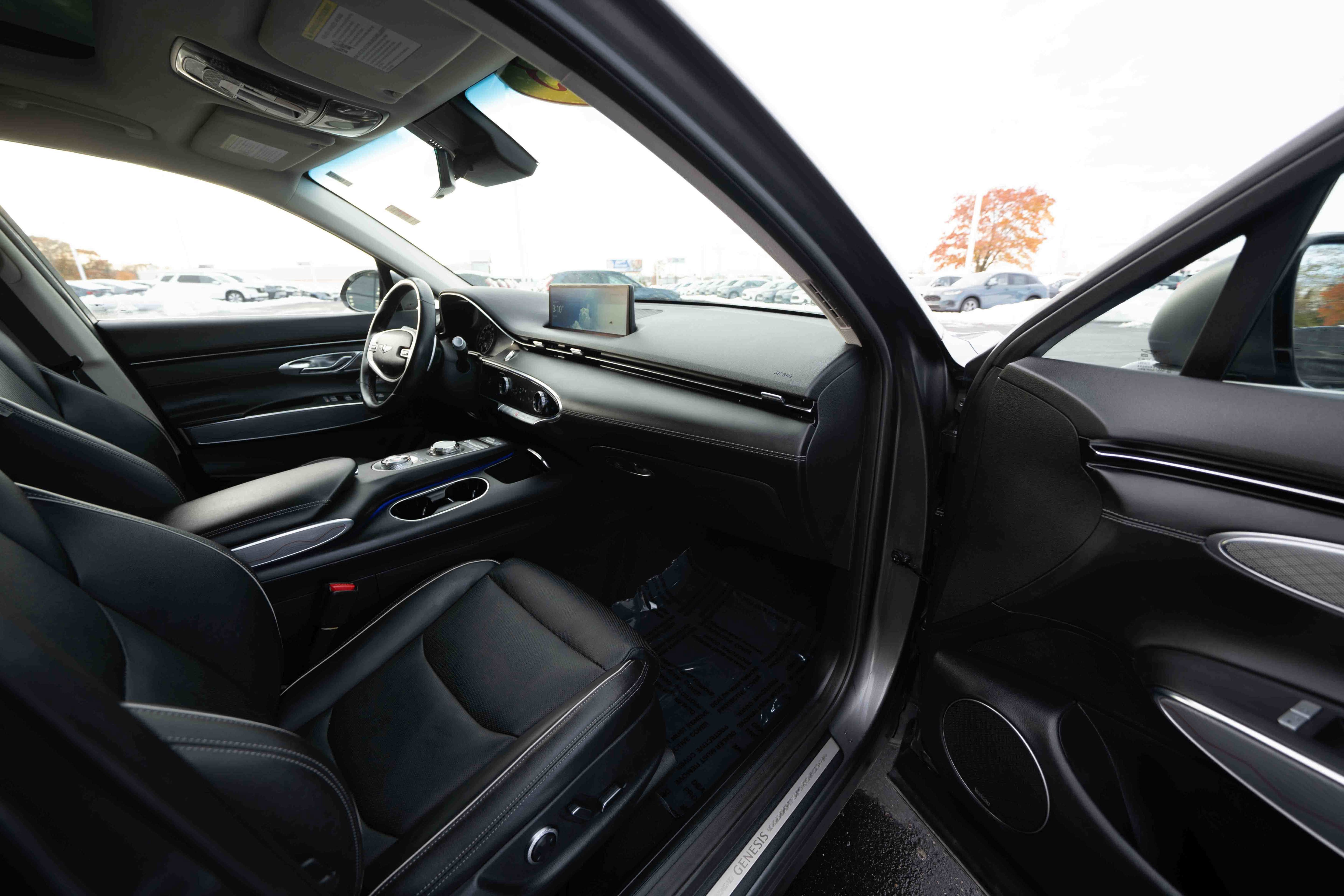 Used 2023 Genesis GV70 2.5T w/ Advanced Package image 26