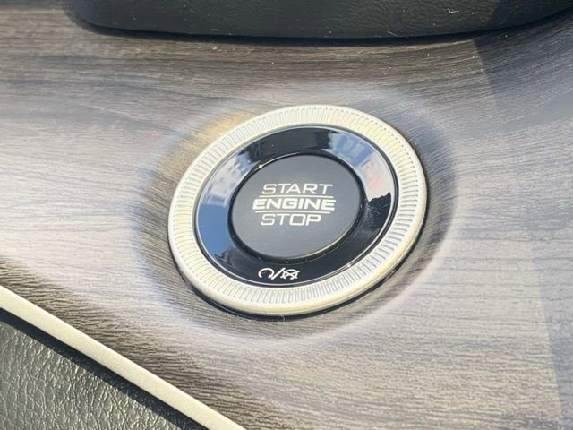 Used 2022 Jeep Grand Cherokee L Limited w/ Luxury Tech Group II image 23