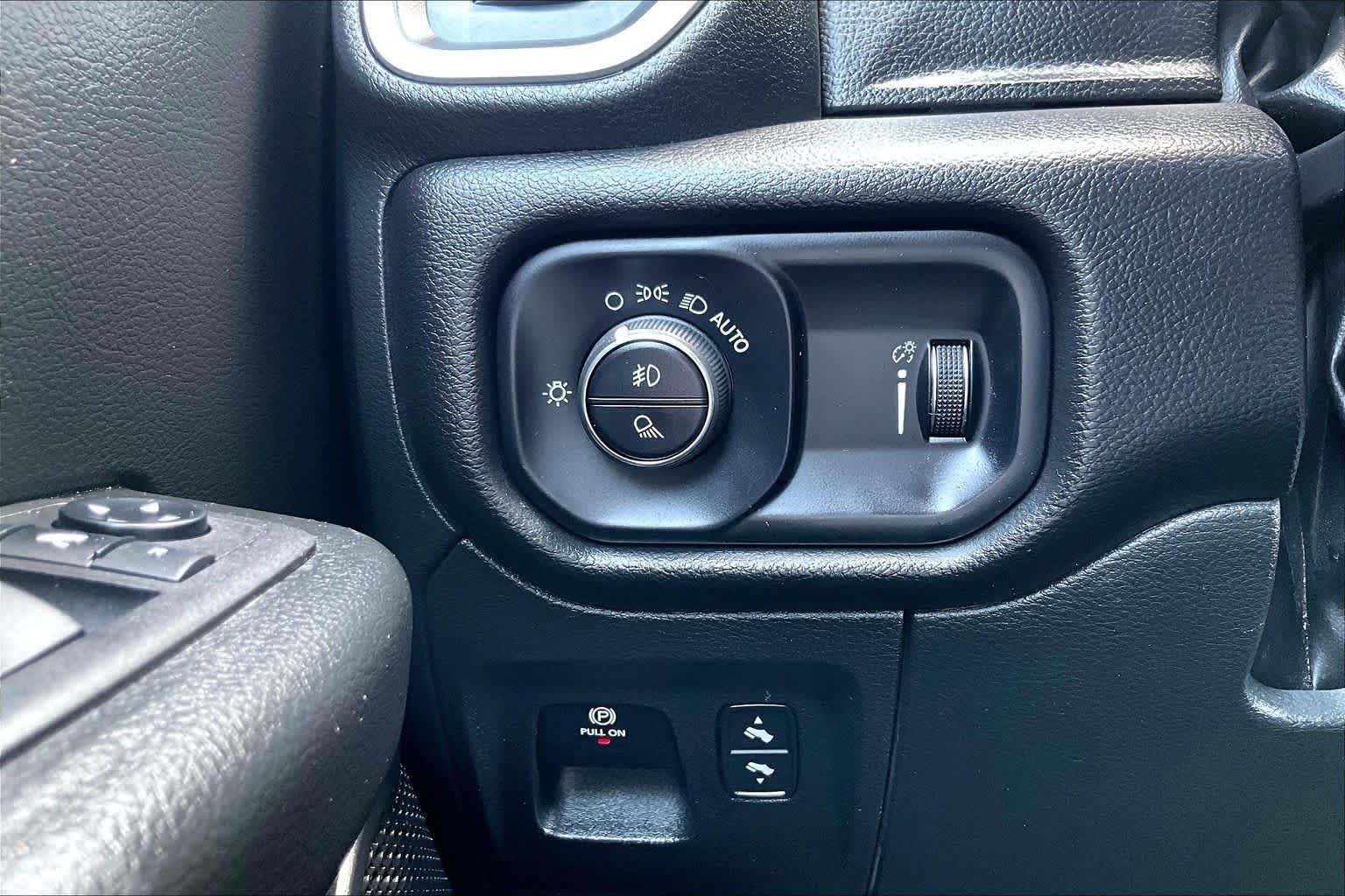 Used 2023 RAM 1500 Big Horn RWD image 32