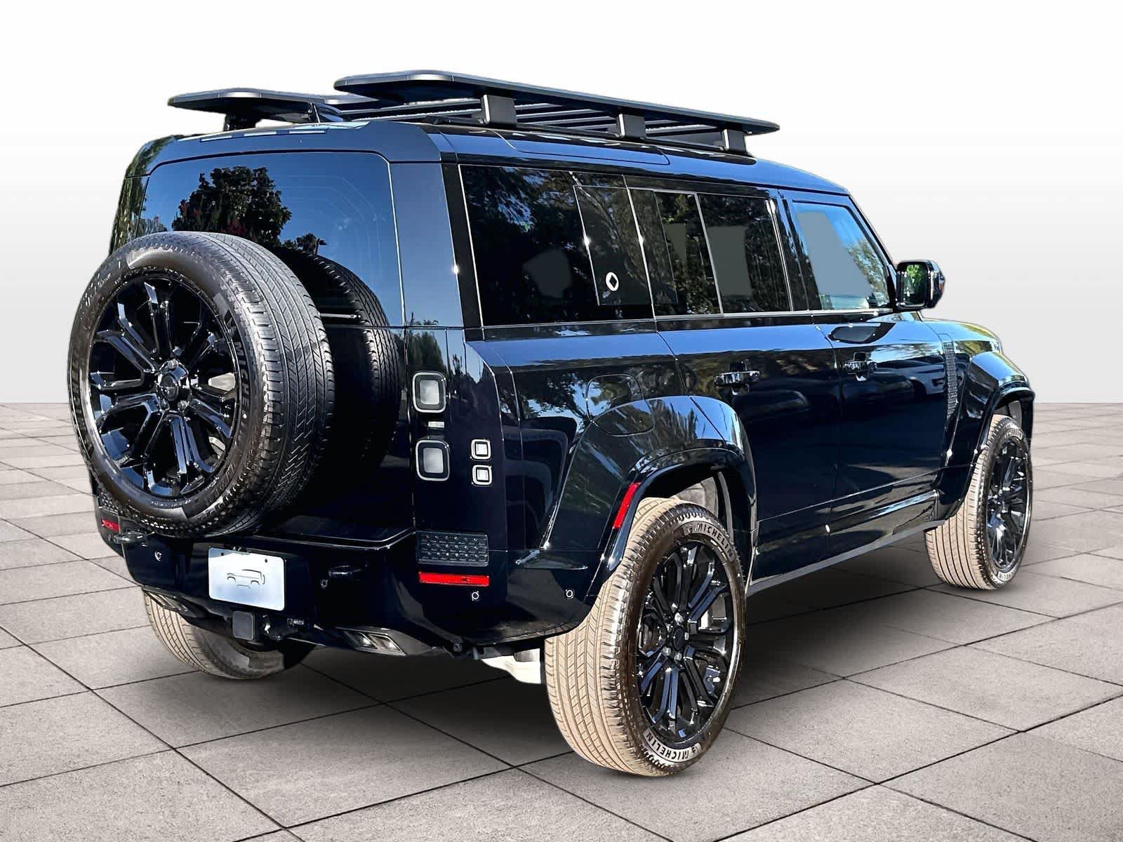 New 2026 Land Rover Defender 110 OCTA AWD/4WD image 4
