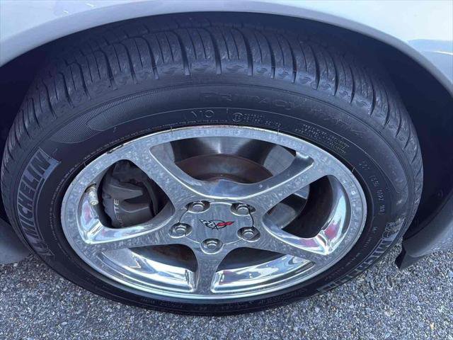 Used 2004 Chevrolet Corvette Coupe w/ Preferred Equipment Group image 10