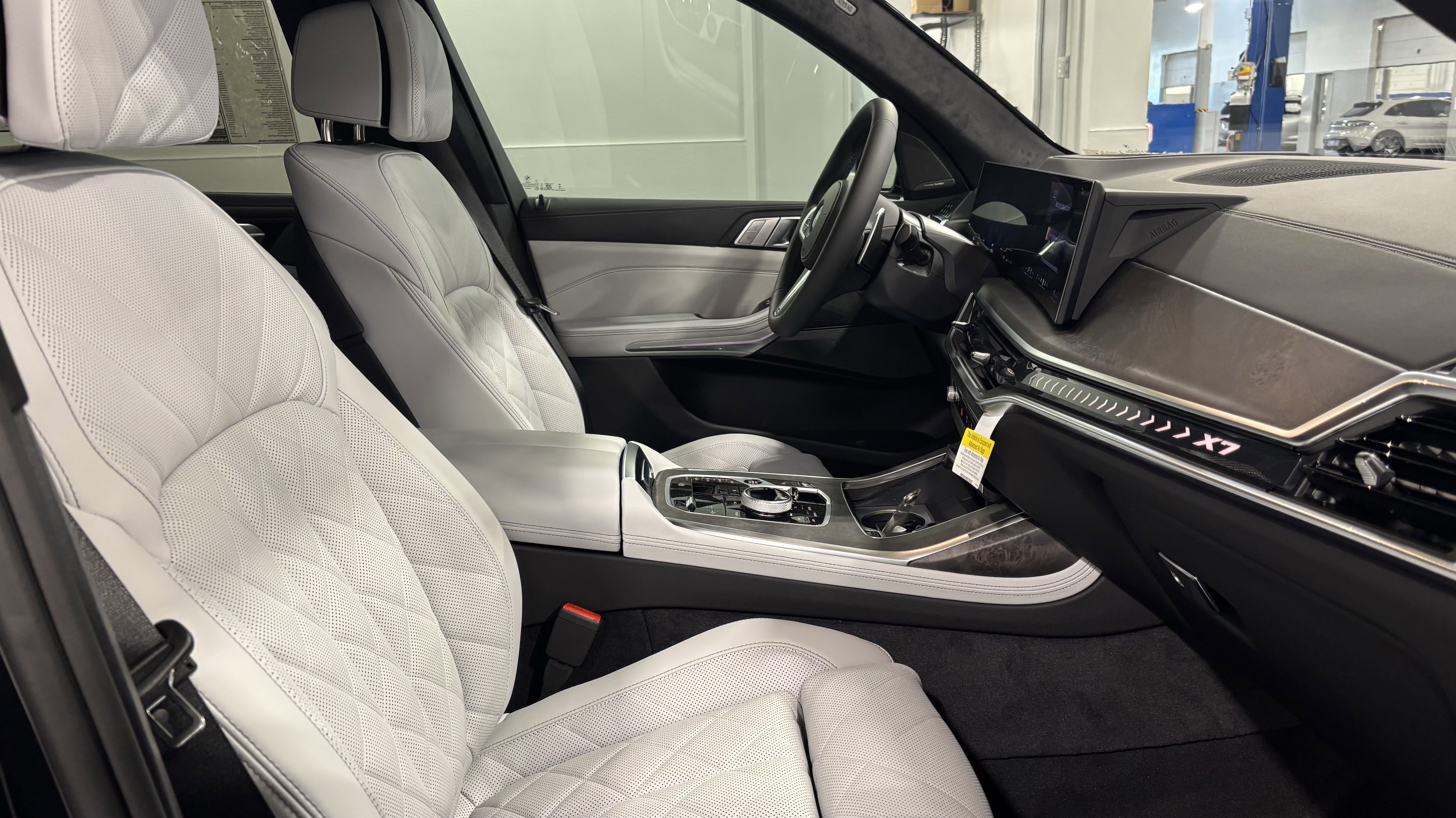 New 2026 BMW X7 xDrive40i w/ Executive Package AWD/4WD image 25